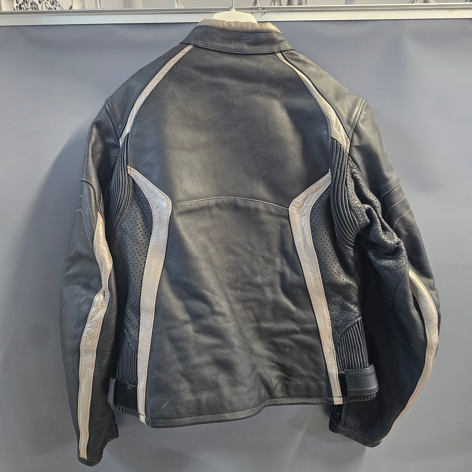 Geaca piele dama marimea XS GPI0021 2 Geaca piele dama marimea XS GPI0021 - imagine 2