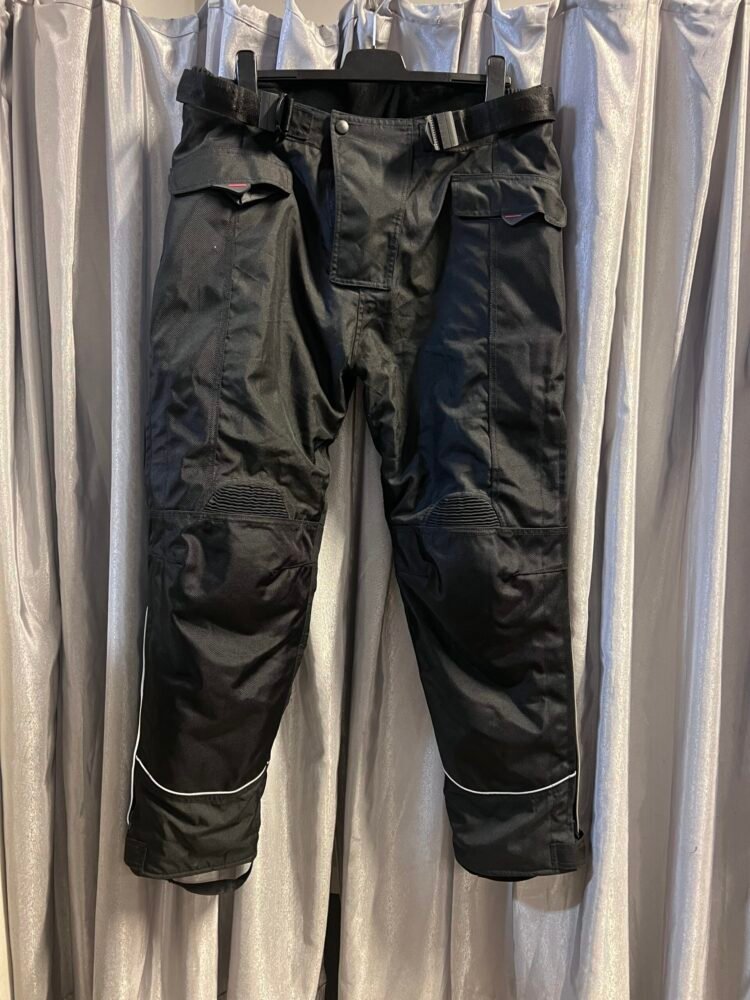 IMG_7961 Pantaloni moto mărimea L PTE0058