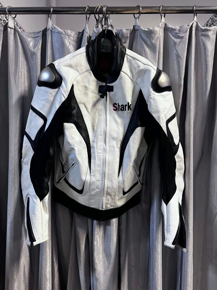 IMG_8833 Geacă piele Shark mărimea S GPI0003