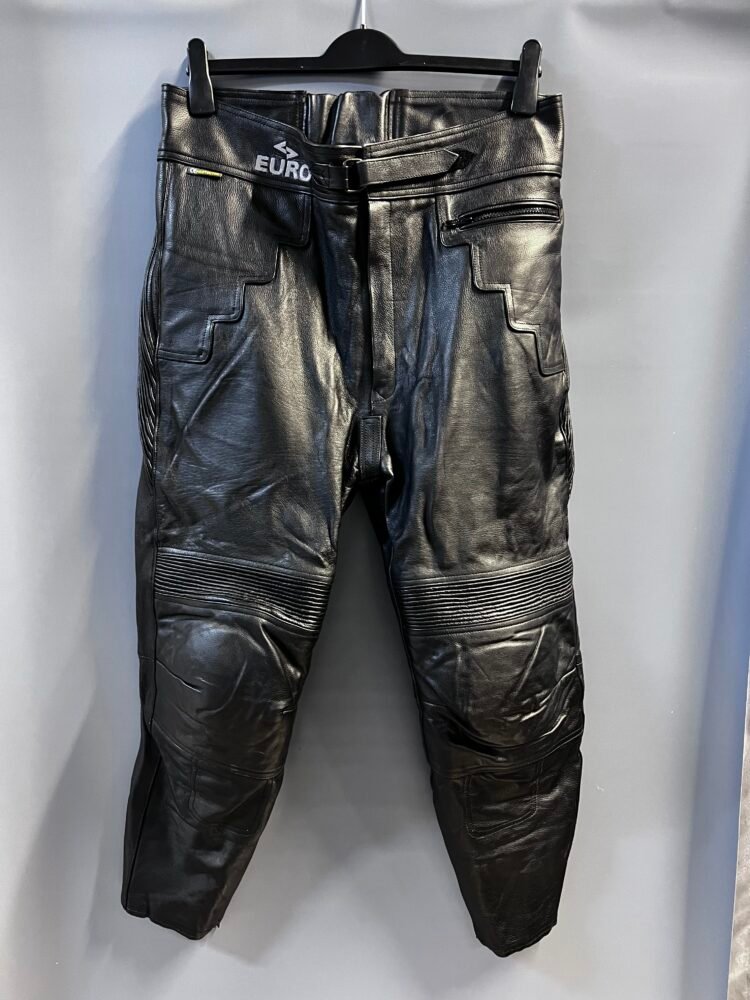 Pantaloni piele mărimea M-L PPI0016 2 Pantaloni piele mărimea M-L PPI0016 - imagine 2