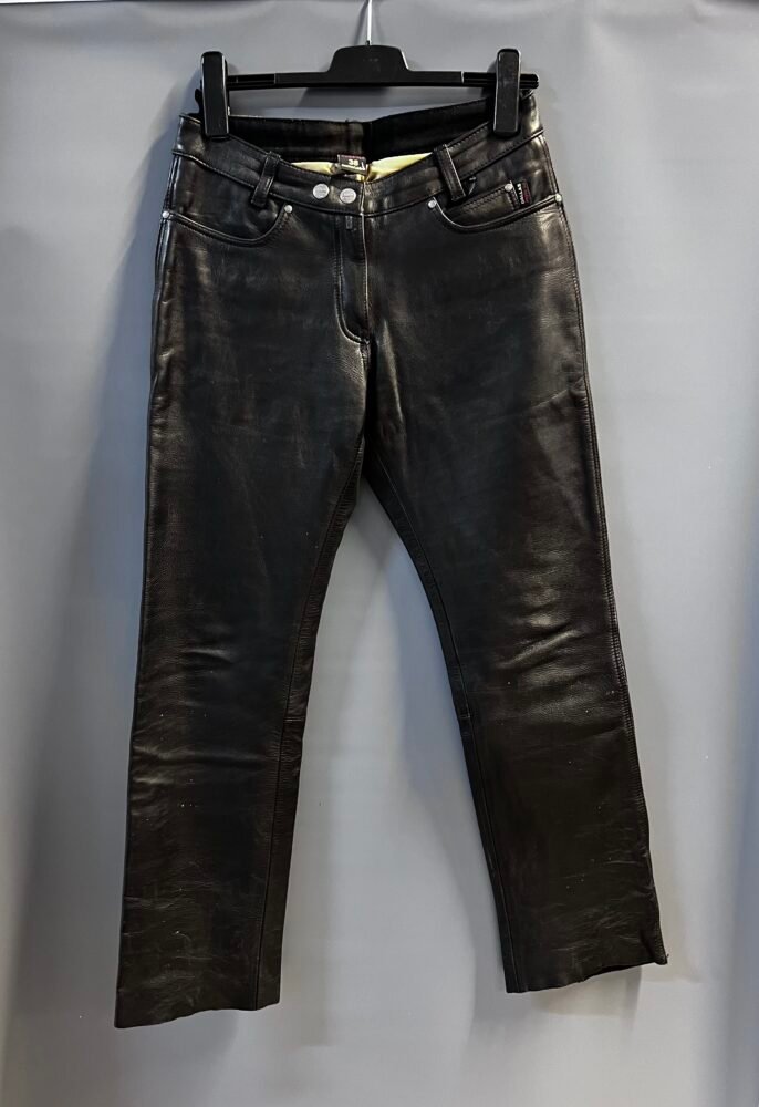 Pantaloni piele mărimea 38 PPI0021