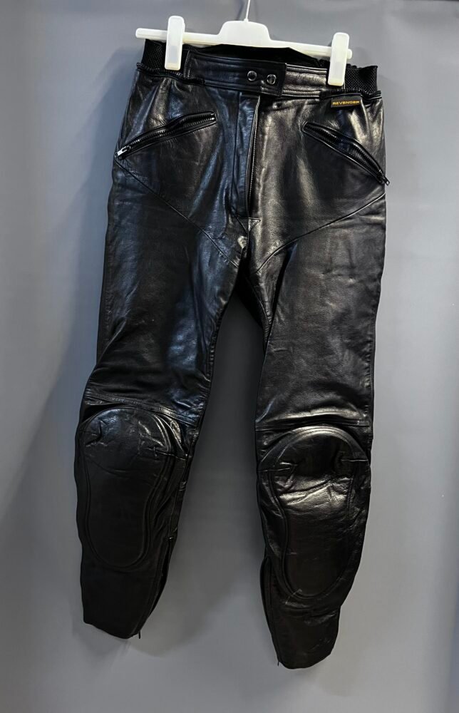 Pantaloni moto piele mărimea 44 PPI0030