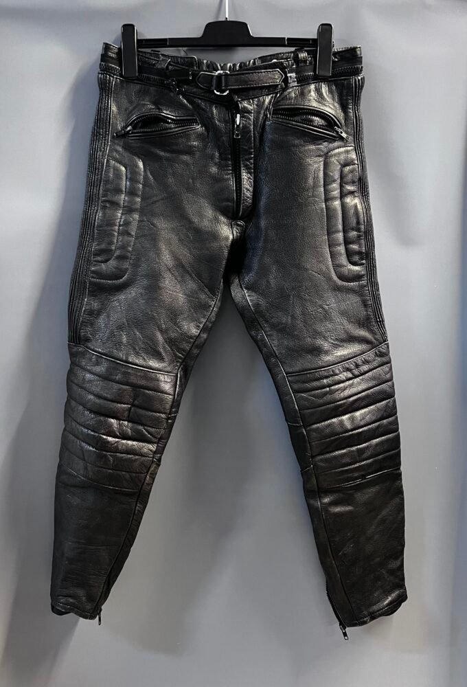 IMG_9131 Pantaloni piele mărimea 52 PPI0043