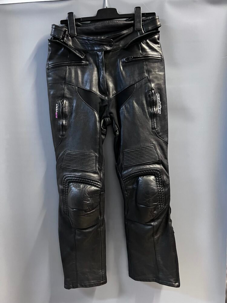 IMG_9265 Pantaloni piele mărimea M PPI0053
