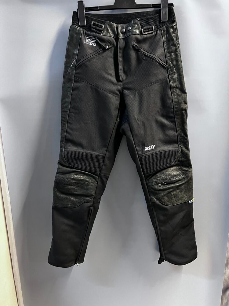 IMG_9461 Pantaloni moto mărimea M PTE0079