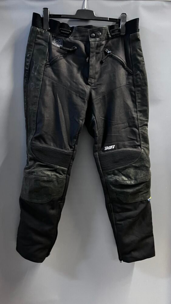 IMG_9677 Pantaloni piele mărimea XL PPI0096