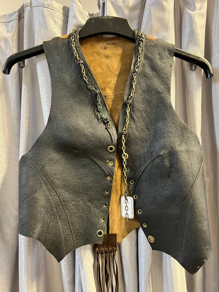 Vestă piele damă VES0003 2 Vestă piele damă VES0003 - imagine 2