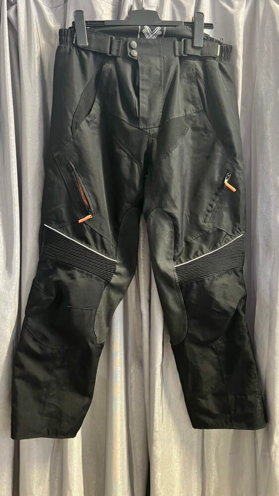IMG_2441 Pantaloni Frank Thomas XL PTE0116