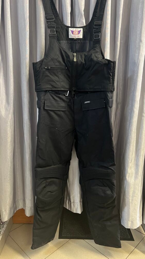 Pantaloni /Salopeta mărimea XL PTE0151