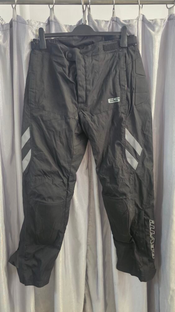 20260528_085624 Pantaloni moto L Revit PTE0197