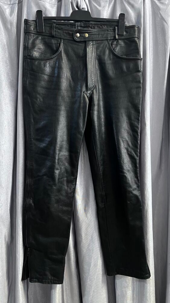 Pantaloni piele mărimea L PPI0114