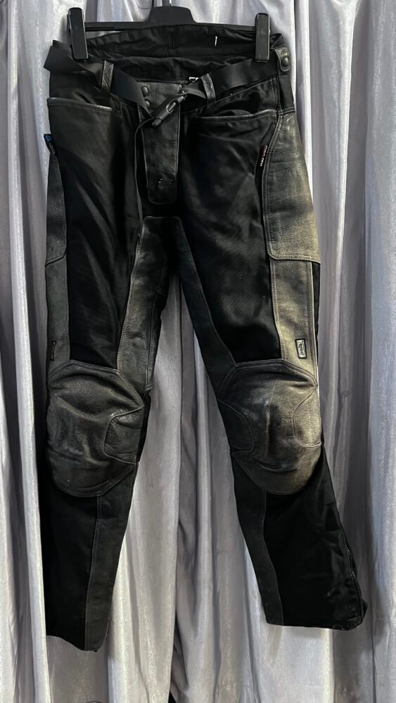 Pantaloni piele+ textil talie 44 PTE0185