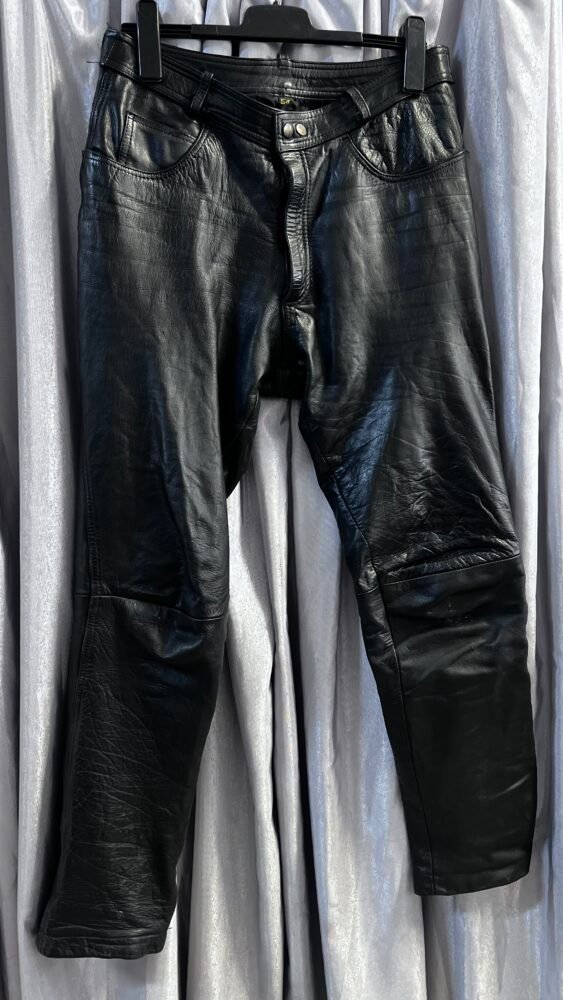 Pantaloni piele mărimea L PPI0133