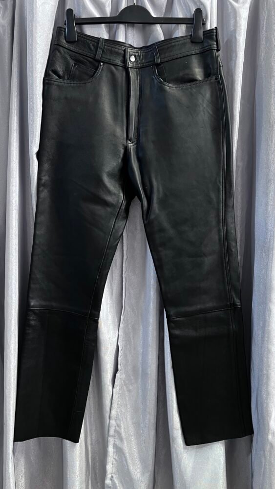 Pantaloni piele mărimea L PPI0153