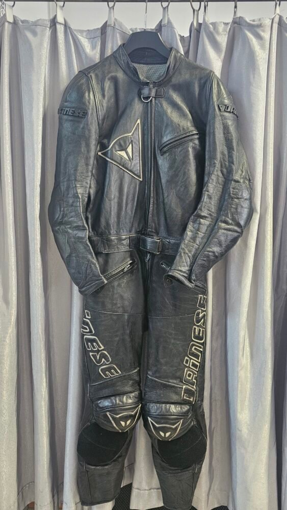 Combinezon piele Dainese mărimea 50 CPI0003