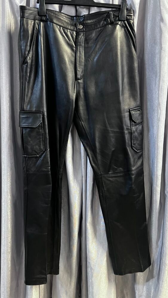 Pantaloni piele marimea XL  PPI0179
