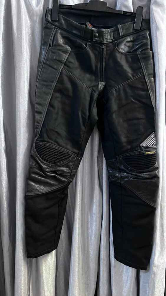 Pantaloni piele mărimea 50 PPI0195