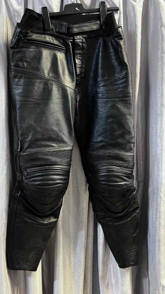 Pantaloni piele mărimea L PPI0198