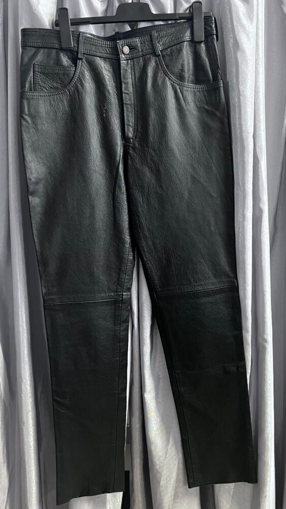 Pantaloni piele mărimea 36 PPI0210