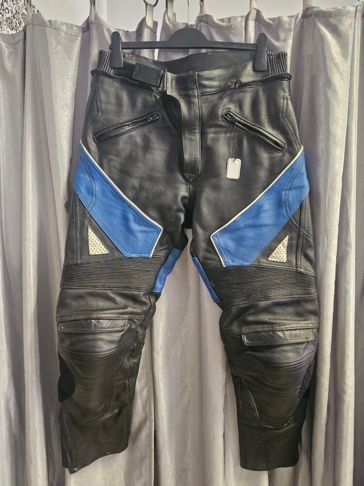 Pantaloni piele marime L PPI0238