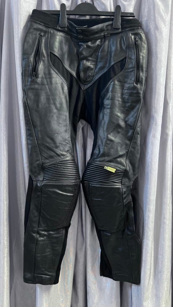 Pantaloni piele mărimea 52 PPI0244
