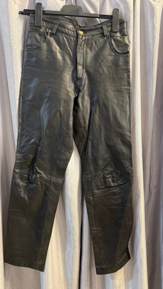 IMG_4092 Pantaloni piele mărimea S PPI0266
