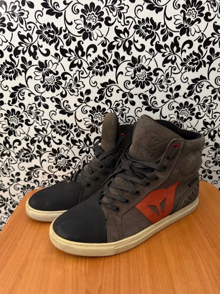 Ghete Dainese mărimea 39 GHE0050